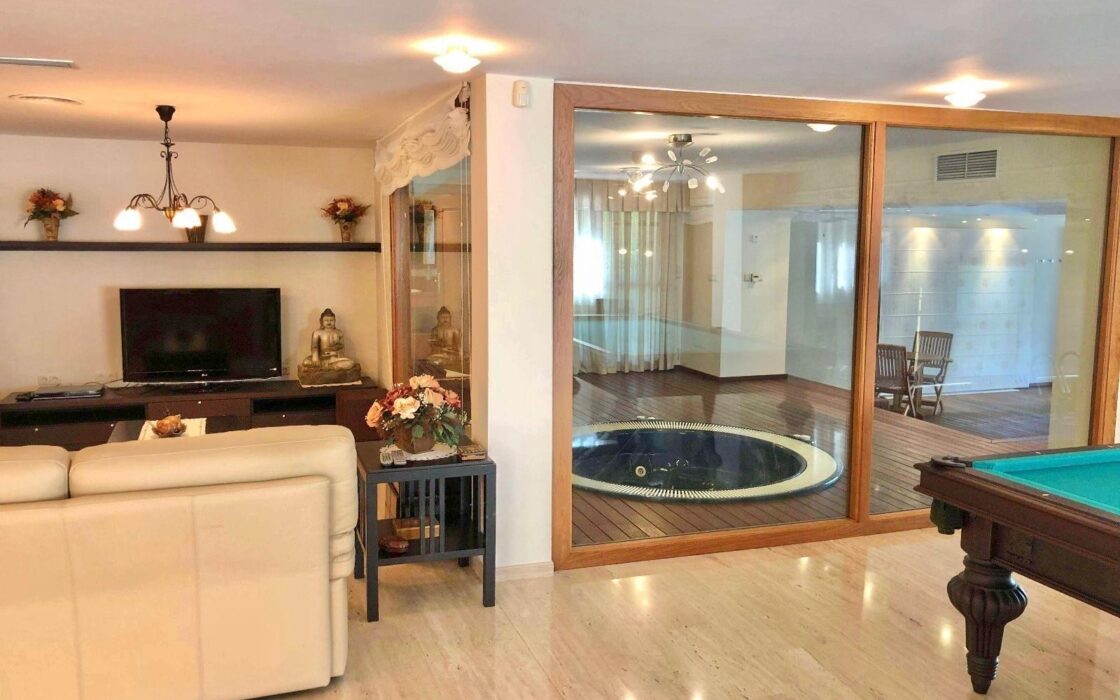 Вілла в El Palmar 1150 кв.м з басейном та терасою