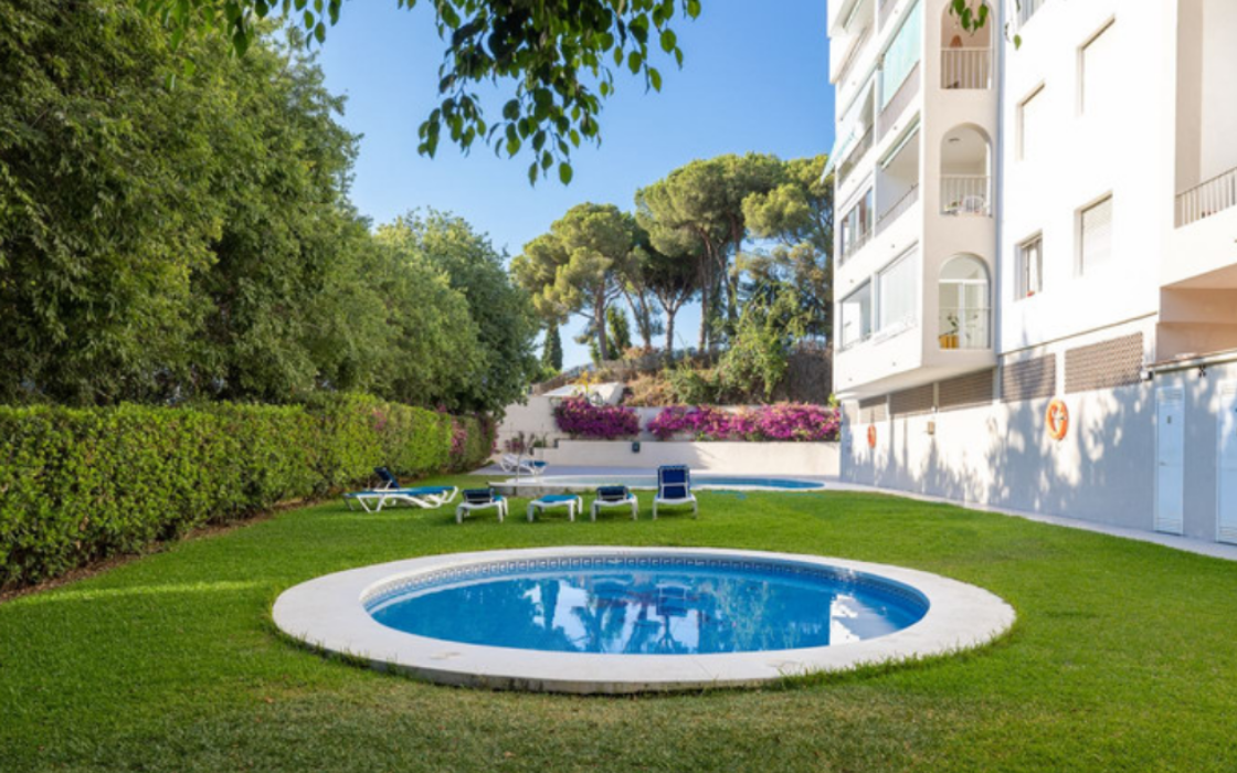 Квартира 58 кв.м з терасою в Новій Андалусії