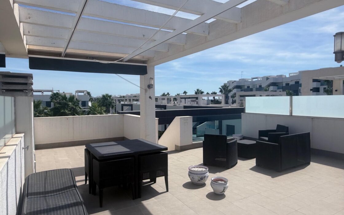 Бунгало в Гуардамаре 160 кв.м с террасой у моря