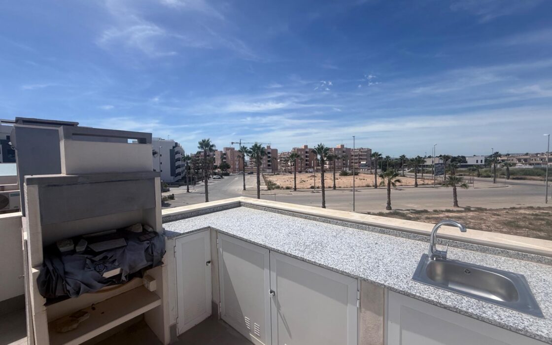 Бунгало в Гуардамаре 160 кв.м с террасой у моря