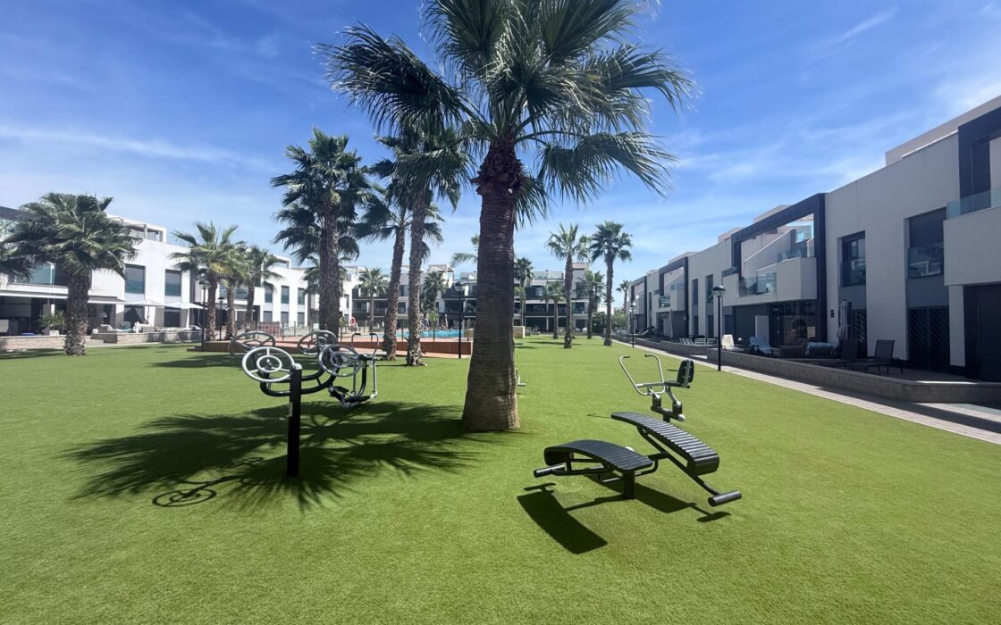 Бунгало в Гуардамаре 160 кв.м с террасой у моря