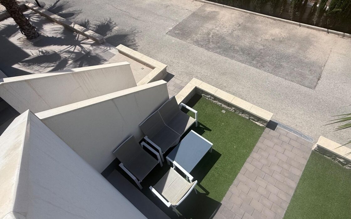 Бунгало в Гуардамаре 160 кв.м с террасой у моря