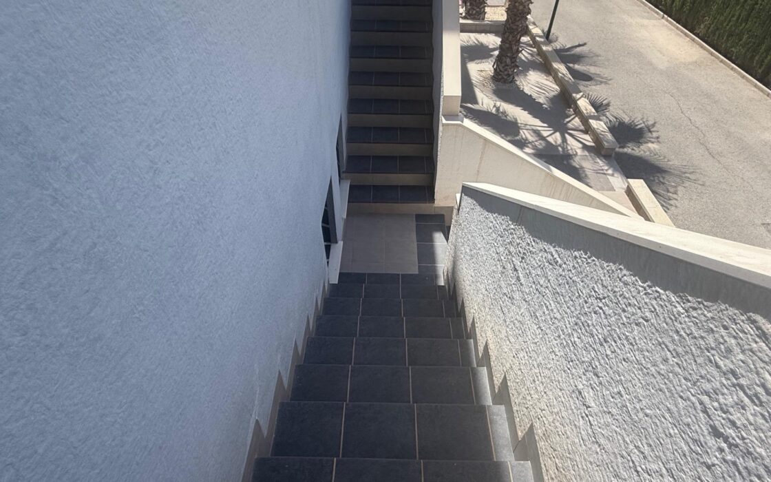 Бунгало в Гуардамаре 160 кв.м с террасой у моря