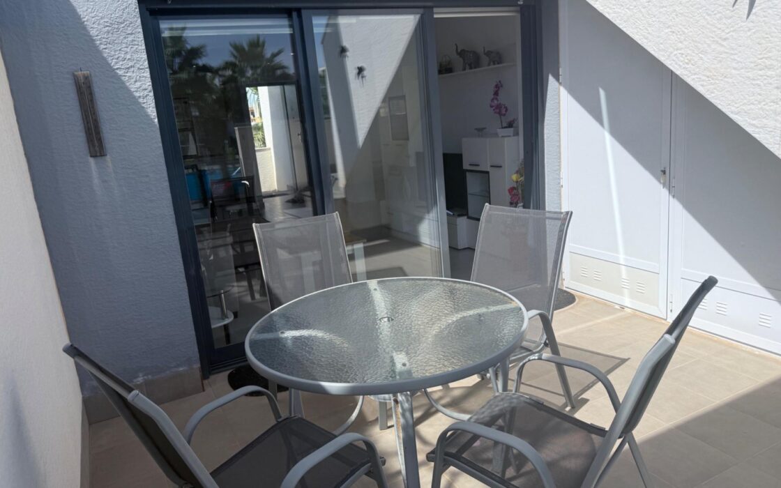 Бунгало в Гуардамаре 160 кв.м с террасой у моря