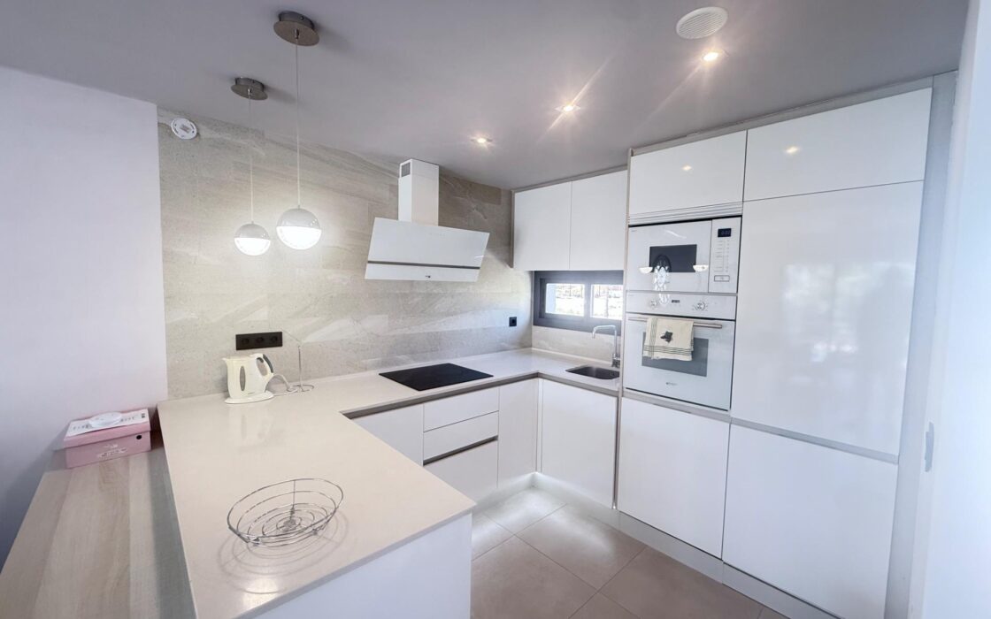 Бунгало в Гуардамаре 160 кв.м с террасой у моря