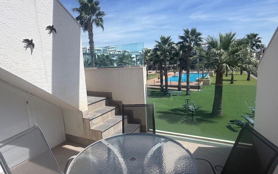 Бунгало в Гуардамаре 160 кв.м с террасой у моря