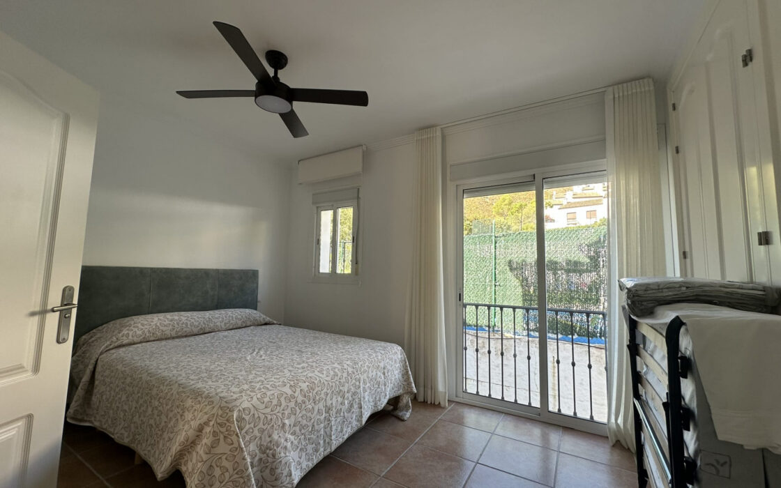 Двухквартирный дом с террасой в Бенахависе, 240 кв.м.