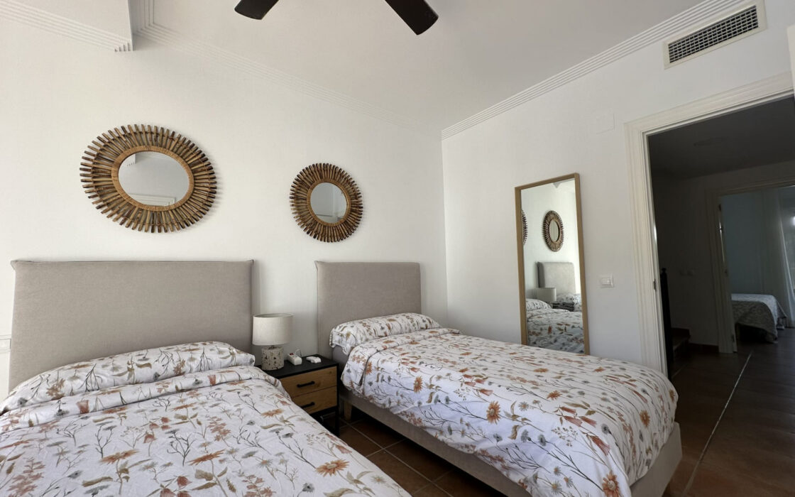 Двухквартирный дом с террасой в Бенахависе, 240 кв.м.