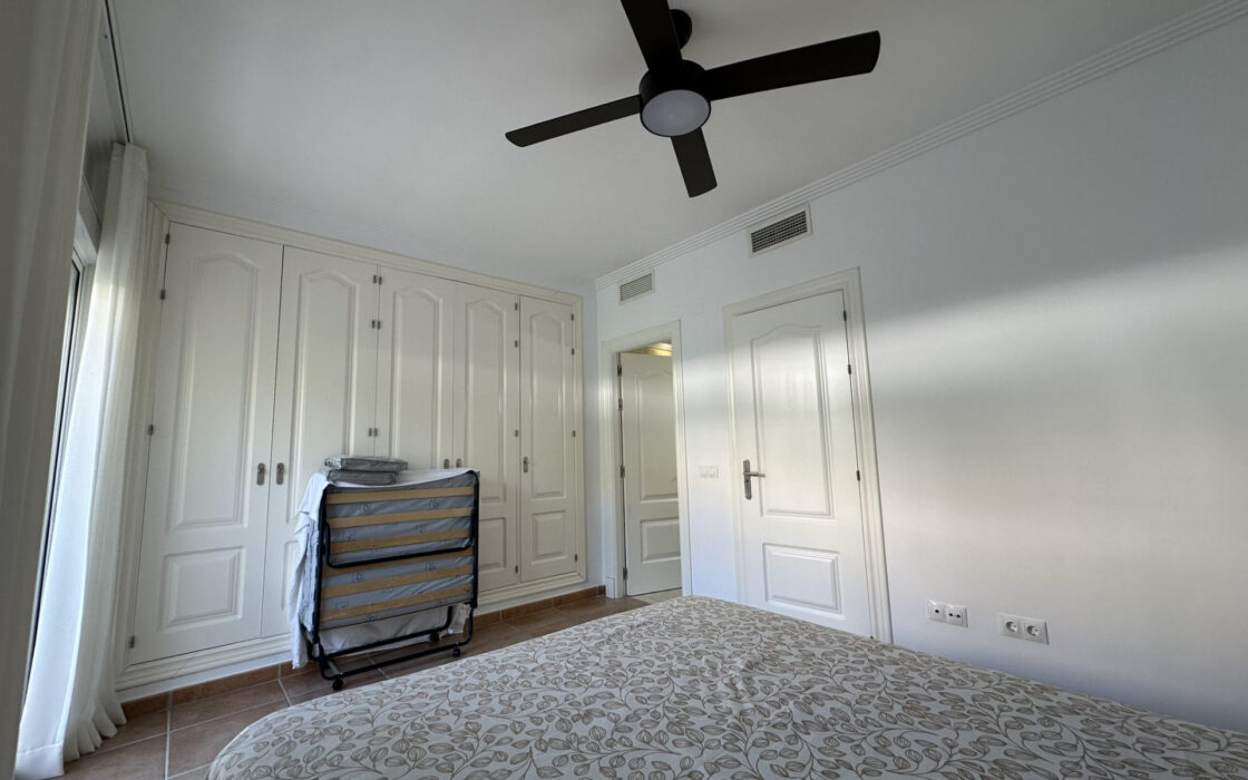 Двухквартирный дом с террасой в Бенахависе, 240 кв.м.