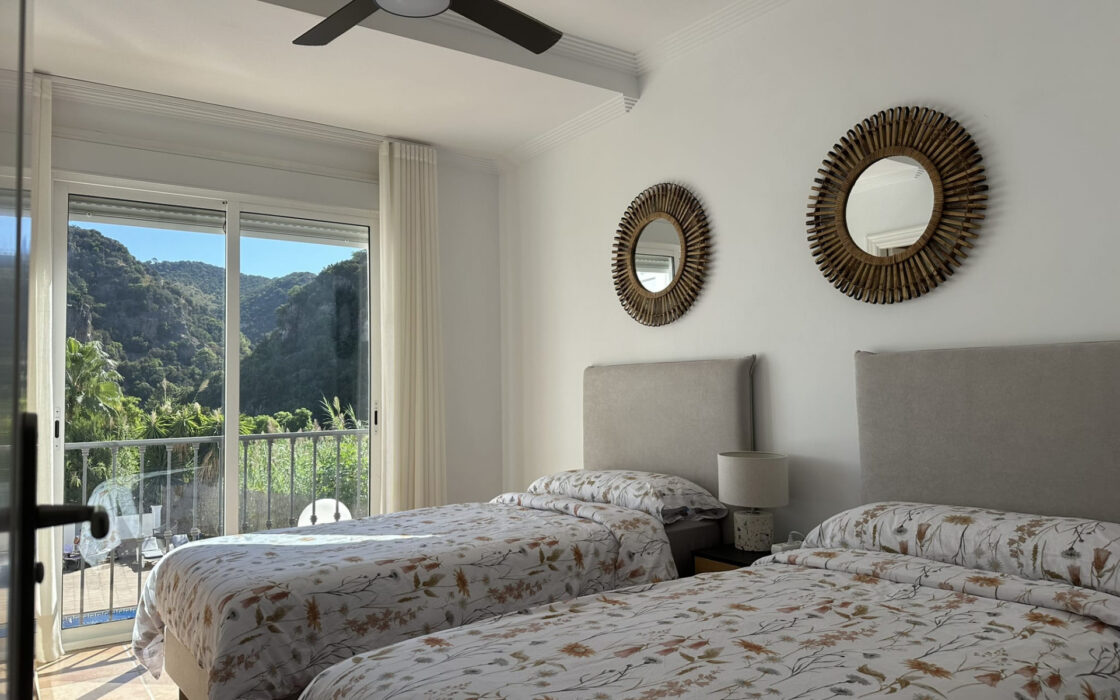 Двухквартирный дом с террасой в Бенахависе, 240 кв.м.