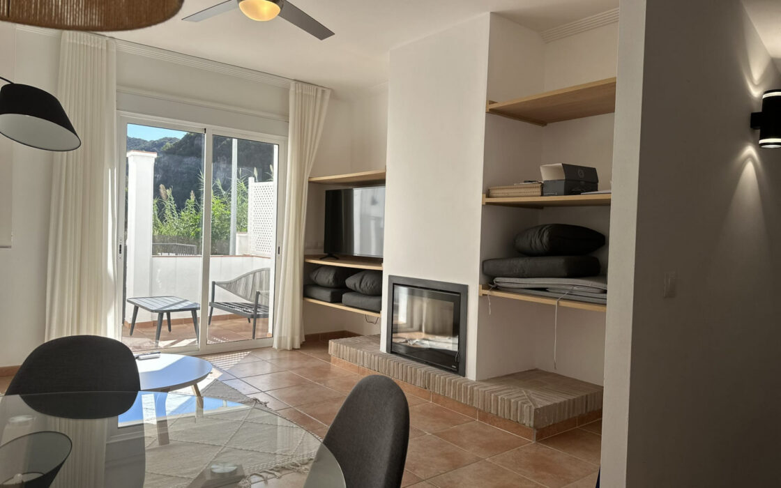 Двухквартирный дом с террасой в Бенахависе, 240 кв.м.