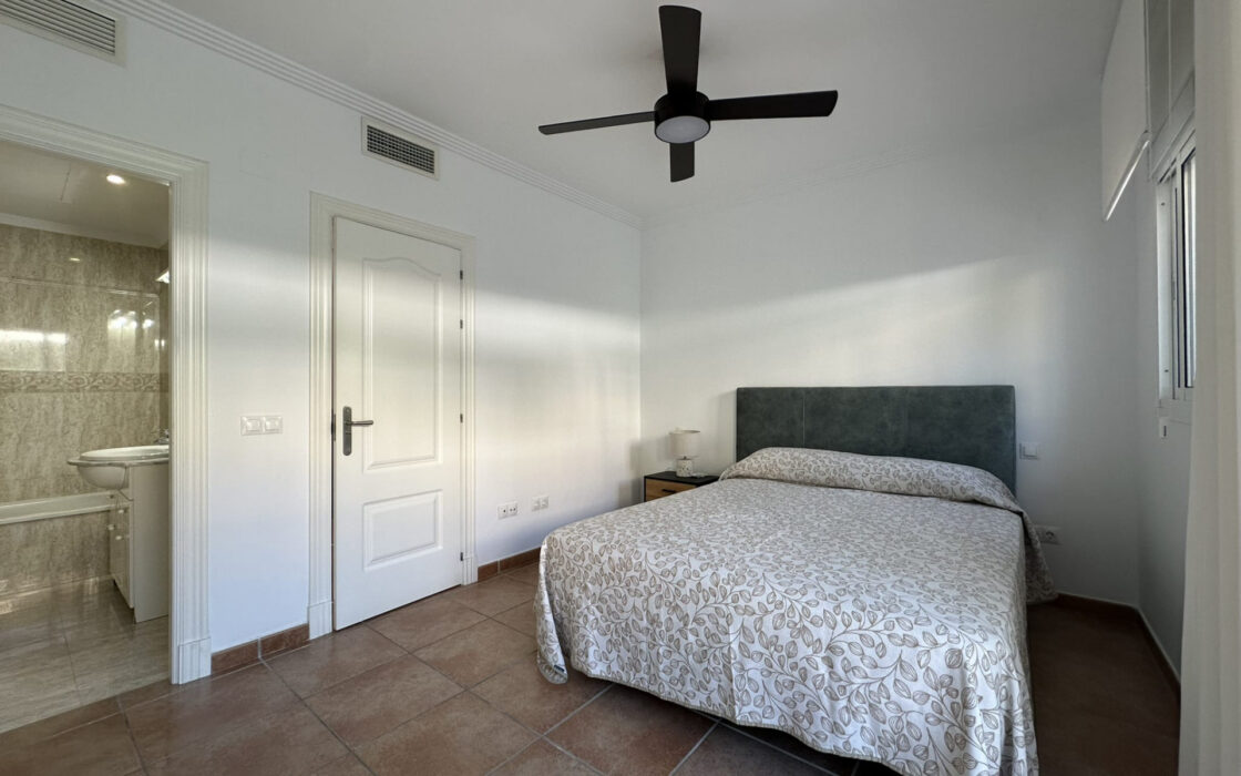 Двухквартирный дом с террасой в Бенахависе, 240 кв.м.