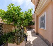 Вилла в Торревьехе 98 кв.м с террасой 4 км от моря