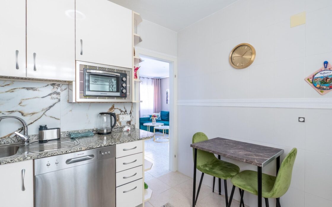 Вилла в Торревьехе 98 кв.м с террасой 4 км от моря