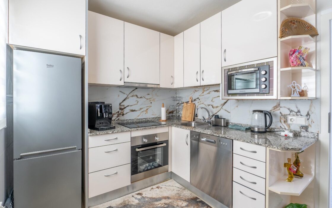 Вилла в Торревьехе 98 кв.м с террасой 4 км от моря