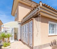 Вилла в Торревьехе 98 кв.м с террасой 4 км от моря