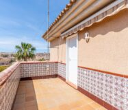 Вилла в Торревьехе 98 кв.м с террасой 4 км от моря