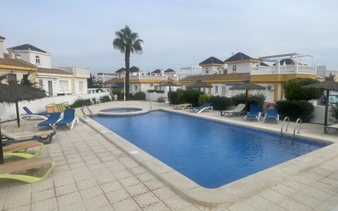 Бунгало в Альгорфа с бассейном и 3 спальнями