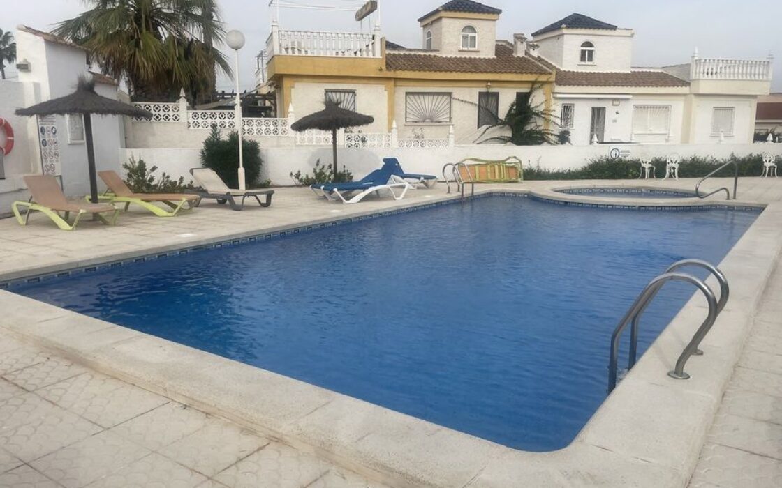 Бунгало в Альгорфа с бассейном и 3 спальнями