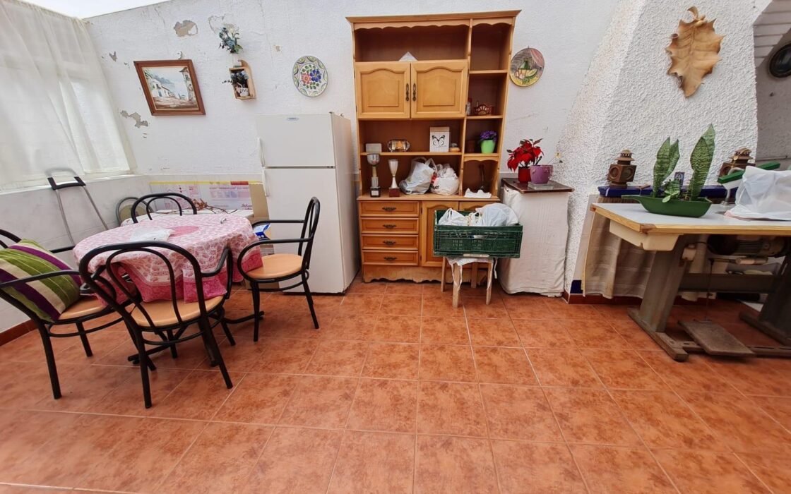 Бунгало 36 кв.м в Торревьехе с террасой у моря