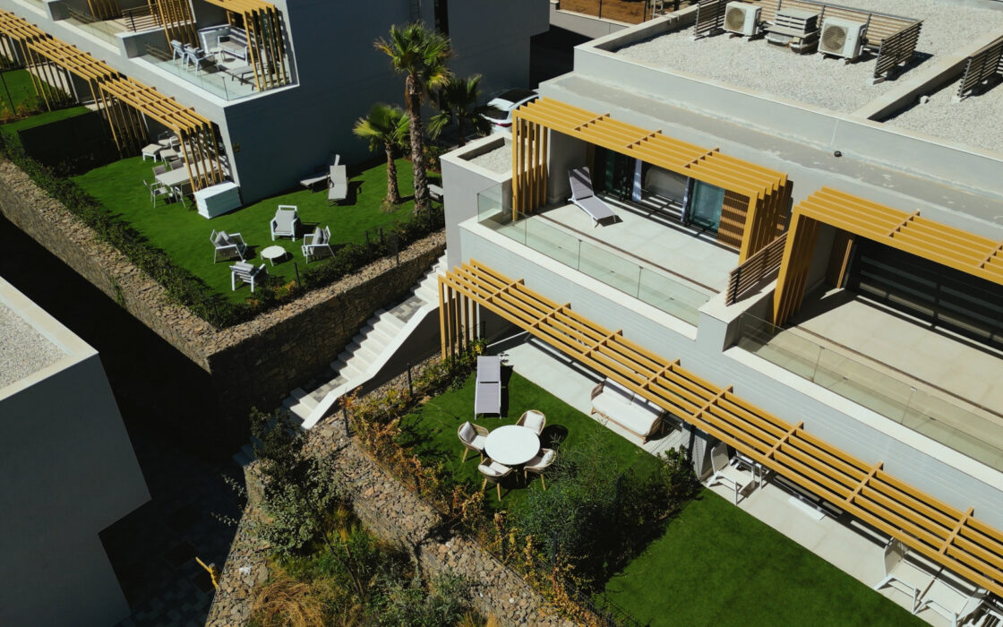 Современный таунхаус в 500 м от моря, 170 кв.м, с террасой