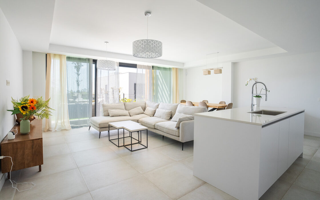 Современный таунхаус в 500 м от моря, 170 кв.м, с террасой