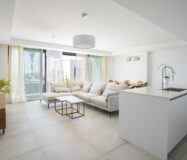 Современный таунхаус в 500 м от моря, 170 кв.м, с террасой