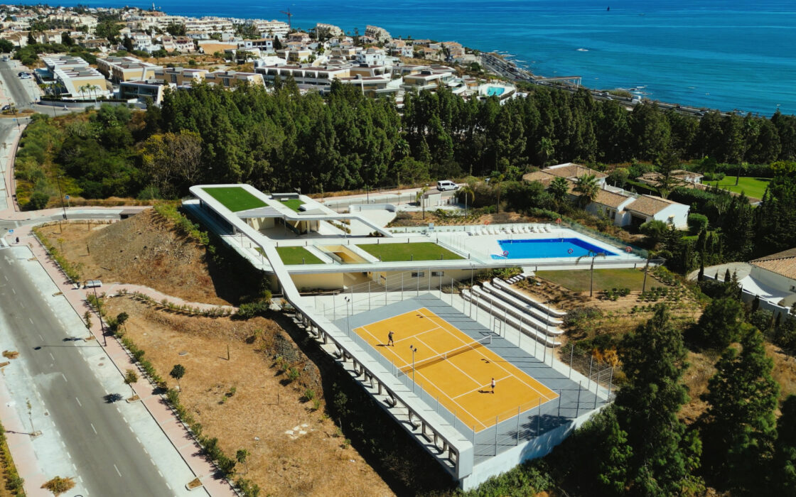 Современный таунхаус в 500 м от моря, 170 кв.м, с террасой