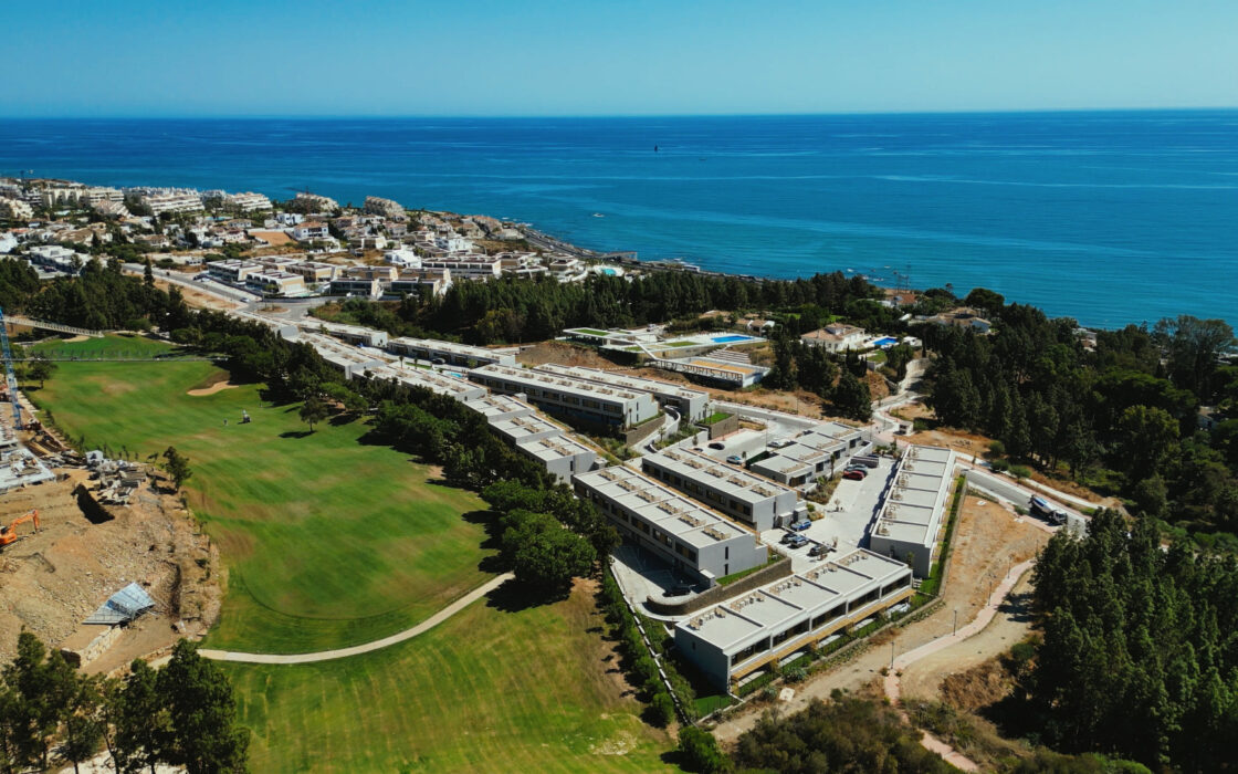 Современный таунхаус в 500 м от моря, 170 кв.м, с террасой