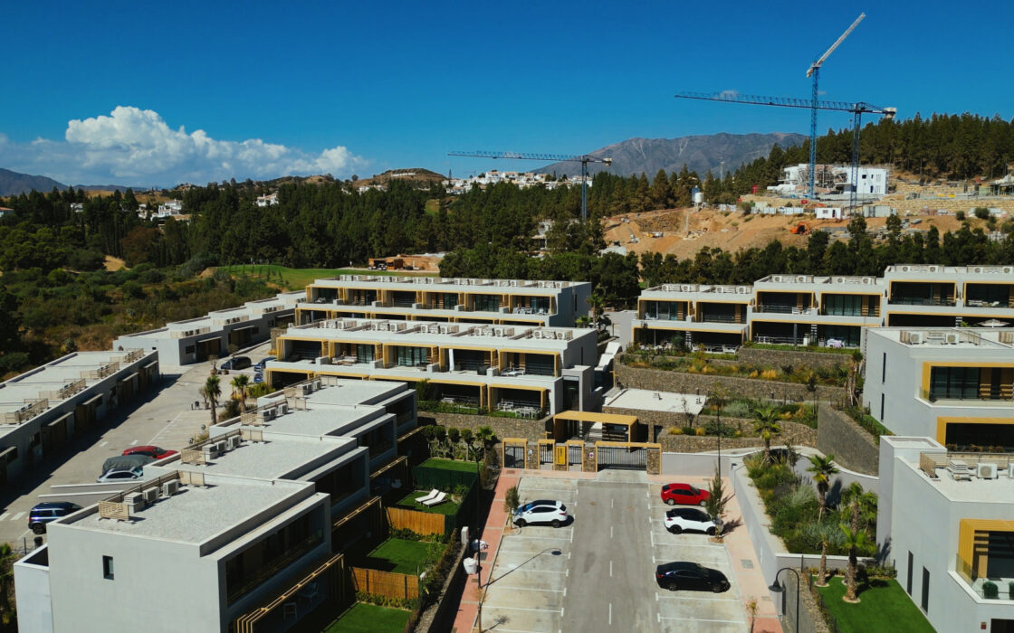 Современный таунхаус в 500 м от моря, 170 кв.м, с террасой