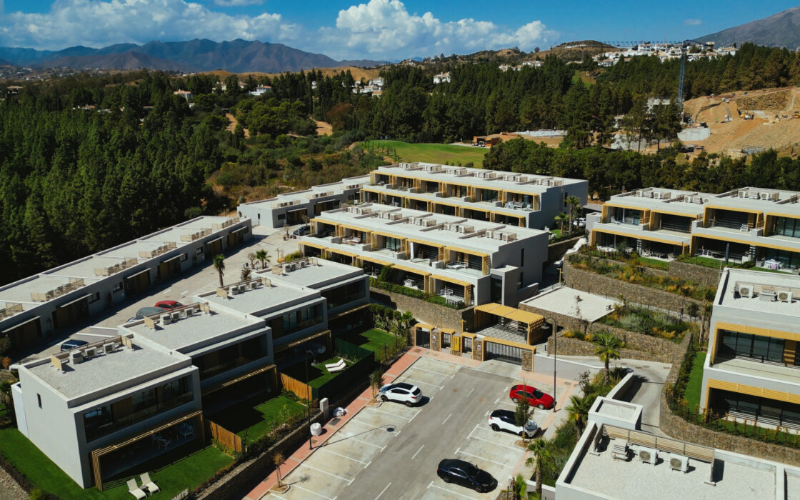 Современный таунхаус в 500 м от моря, 170 кв.м, с террасой