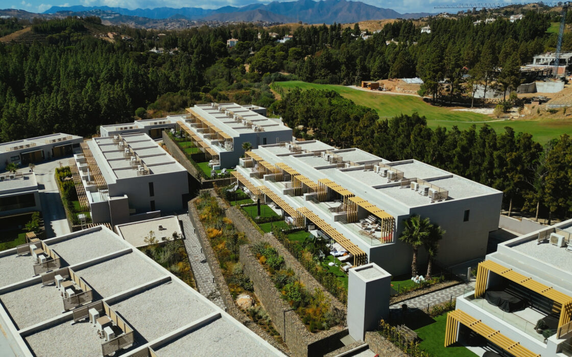 Современный таунхаус в 500 м от моря, 170 кв.м, с террасой