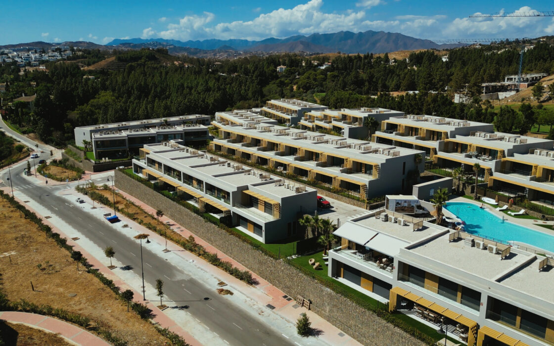 Современный таунхаус в 500 м от моря, 170 кв.м, с террасой