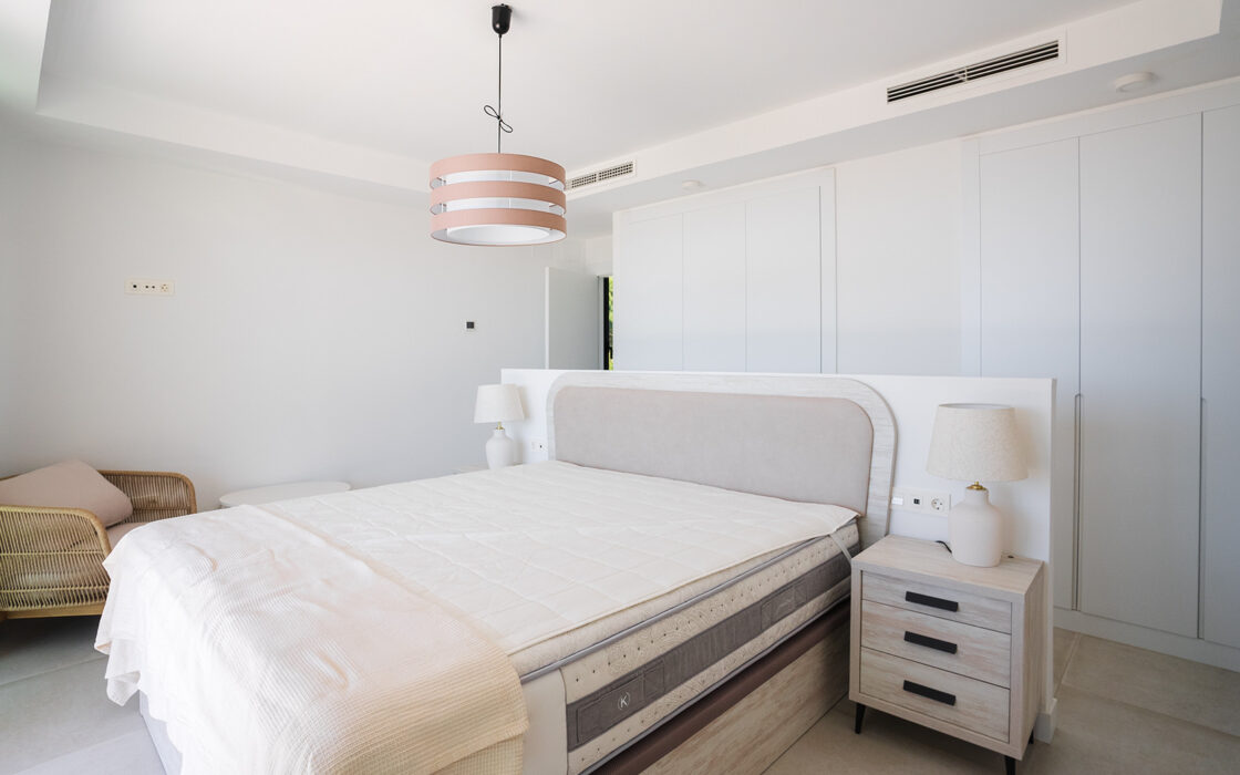 Современный таунхаус в 500 м от моря, 170 кв.м, с террасой