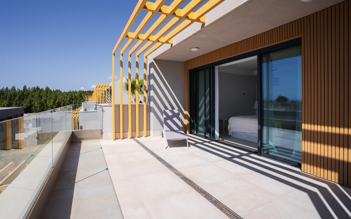 Современный таунхаус в 500 м от моря, 170 кв.м, с террасой