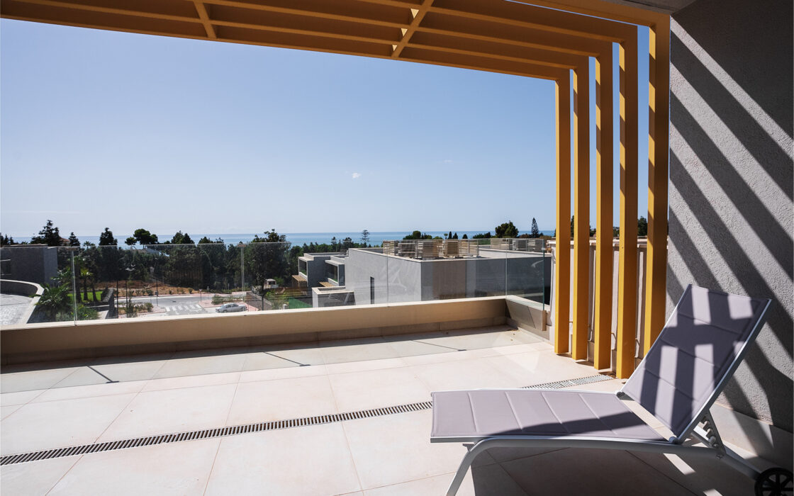 Современный таунхаус в 500 м от моря, 170 кв.м, с террасой