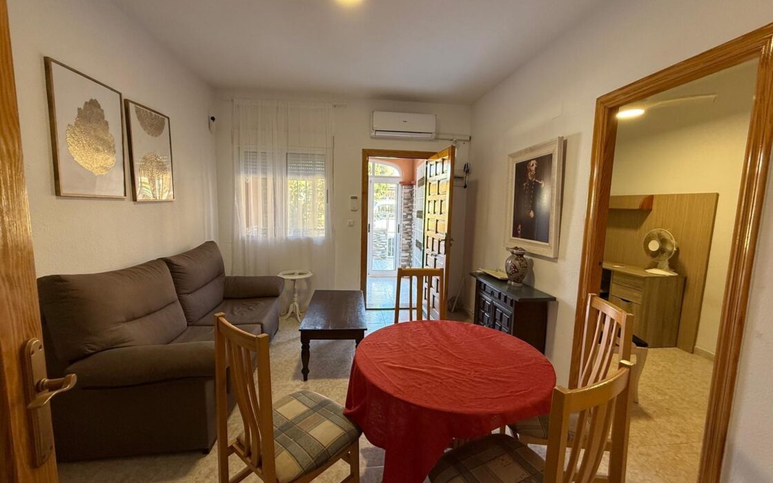 Дуплекс в Торревьехе 72 кв.м с террасой и бассейном