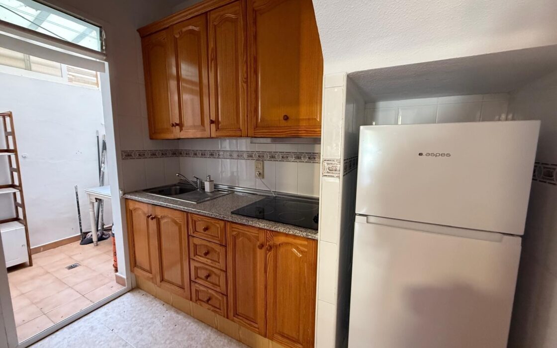 Дуплекс в Торревьехе 72 кв.м с террасой и бассейном