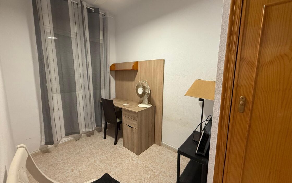 Дуплекс в Торревьехе 72 кв.м с террасой и бассейном