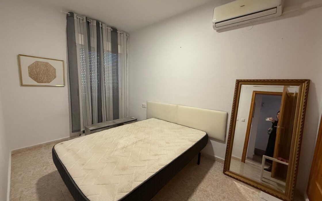 Дуплекс в Торревьехе 72 кв.м с террасой и бассейном