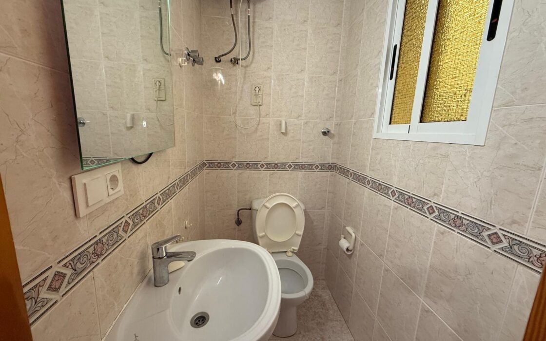 Дуплекс в Торревьехе 72 кв.м с террасой и бассейном