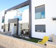 Бунгало в Ориуэла Коста 77 кв.м у моря с террасой