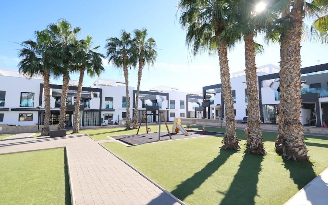 Бунгало в Ориуэла Коста 77 кв.м у моря с террасой