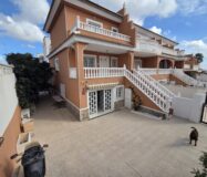 Таунхаус в Сьюдад Кесада 169 кв.м с бассейном и паркингом