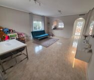 Таунхаус в Сьюдад Кесада 169 кв.м с бассейном и паркингом