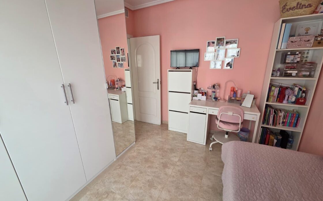 Таунхаус в Сьюдад Кесада 169 кв.м с бассейном и паркингом