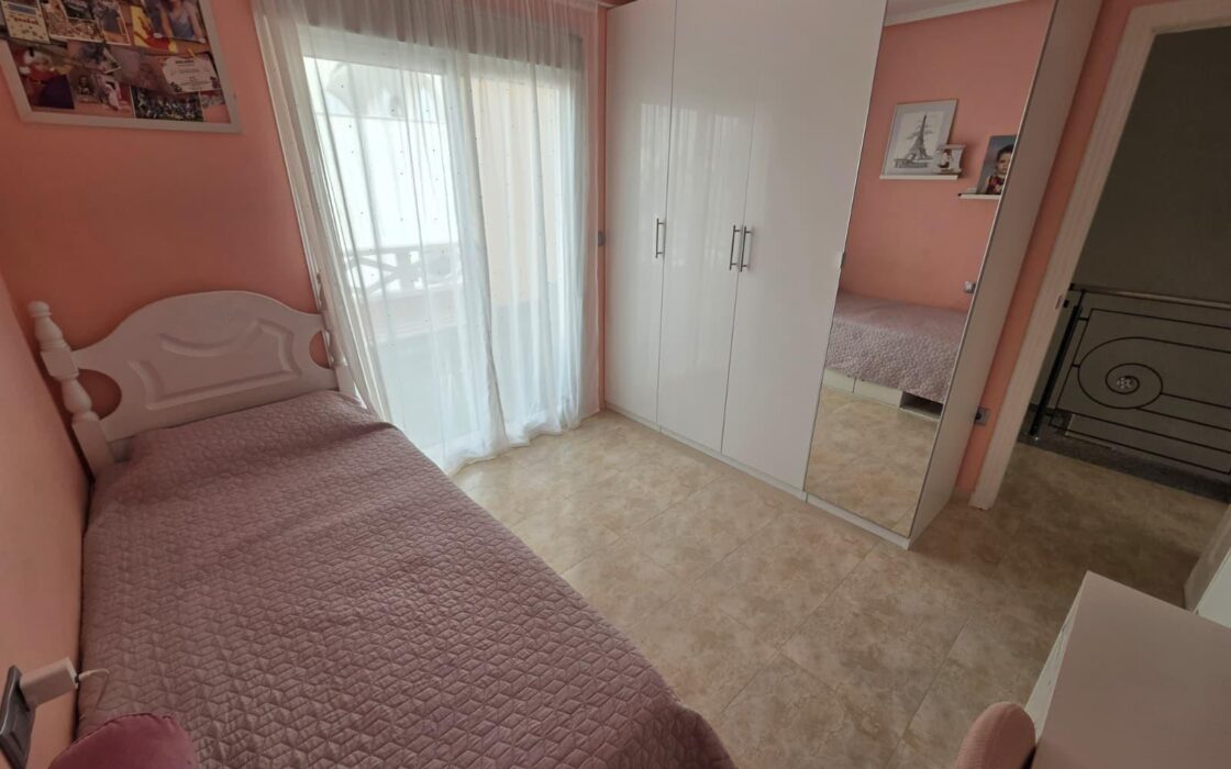 Таунхаус в Сьюдад Кесада 169 кв.м с бассейном и паркингом