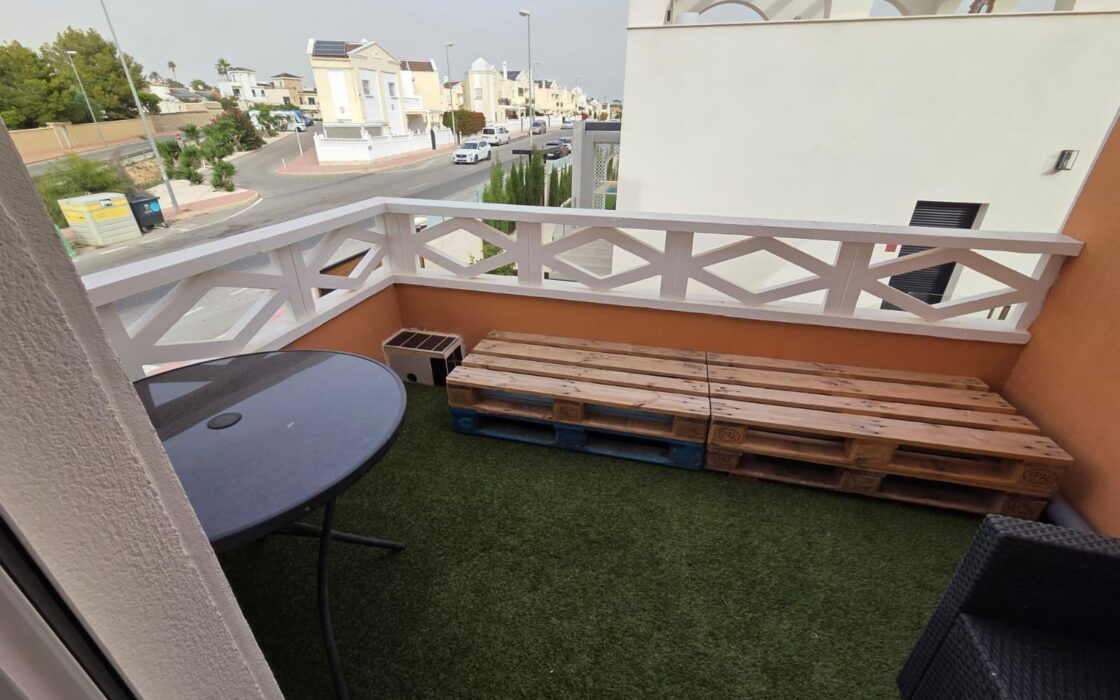 Таунхаус в Сьюдад Кесада 169 кв.м с бассейном и паркингом