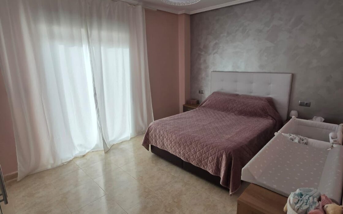 Таунхаус в Сьюдад Кесада 169 кв.м с бассейном и паркингом