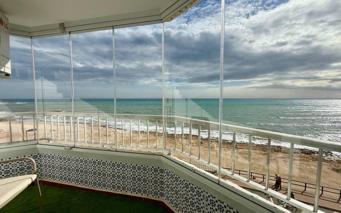 Просторные апартаменты в Торревьехе у моря 117 кв.м.